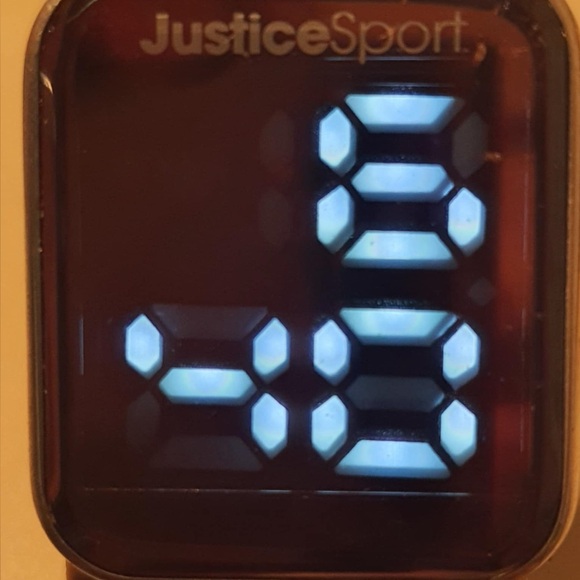 🦋10/$20🦋 Justice Sport Silver Digital Girl's Watch - Picture 1 of 4